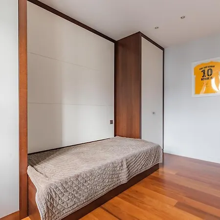 Luxury Private With Rooftop In * Neuilly-sur-Seine