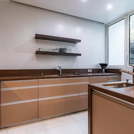 Luxury Private With Rooftop In *