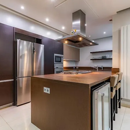 Luxury Private With Rooftop In * Neuilly-sur-Seine