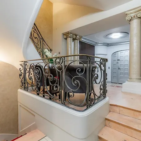 Luxury Private With Rooftop In Holiday home Neuilly-sur-Seine