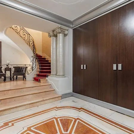 Luxury Private With Rooftop In * Neuilly-sur-Seine
