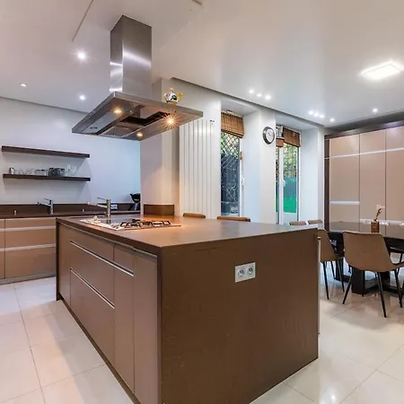 Holiday home Luxury Private With Rooftop In
