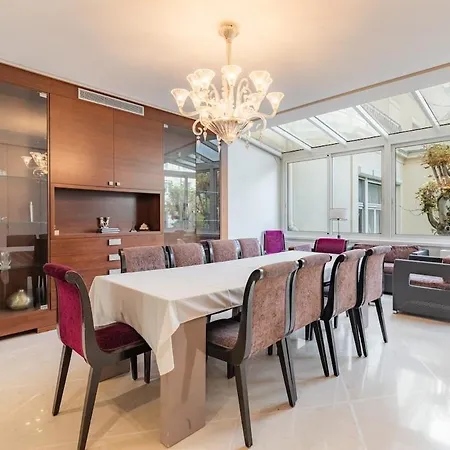 Luxury Private With Rooftop In Holiday home *