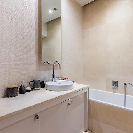 Luxury Private With Rooftop In *