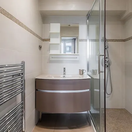 Luxury Private With Rooftop In Holiday home