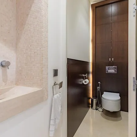 Luxury Private With Rooftop In *
