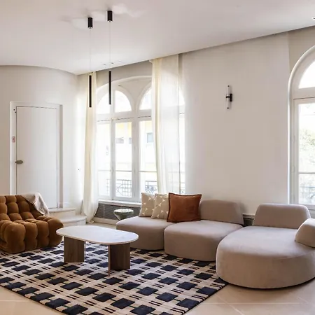 Luxury Private With Rooftop In Neuilly-sur-Seine