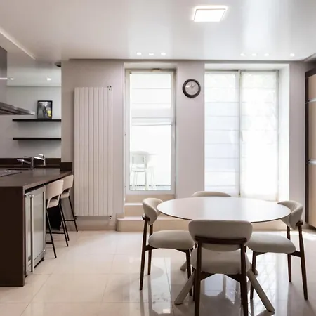 Luxury Private With Rooftop In * Neuilly-sur-Seine