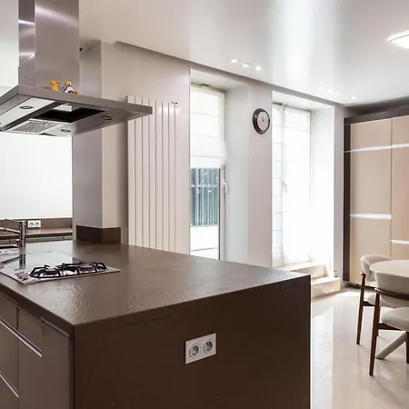 Luxury Private With Rooftop In Holiday home *