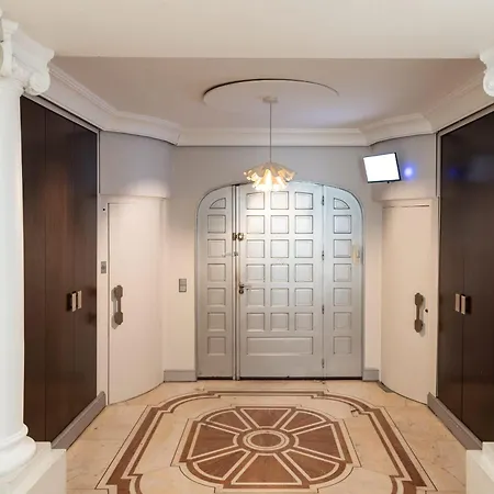 Luxury Private With Rooftop In Holiday home Neuilly-sur-Seine