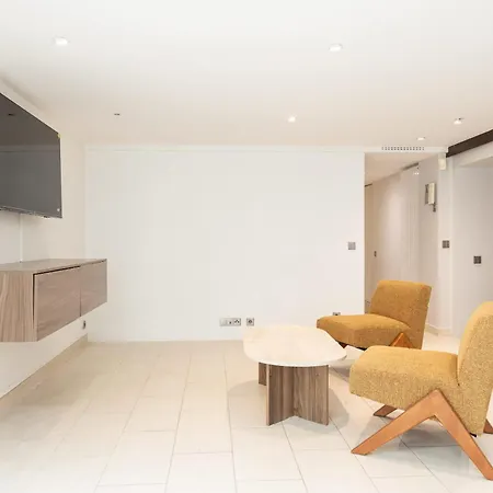 Luxury Private With Rooftop In Holiday home *