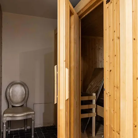 Luxury Private With Rooftop In * Neuilly-sur-Seine