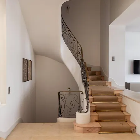 Luxury Private With Rooftop In Neuilly-sur-Seine
