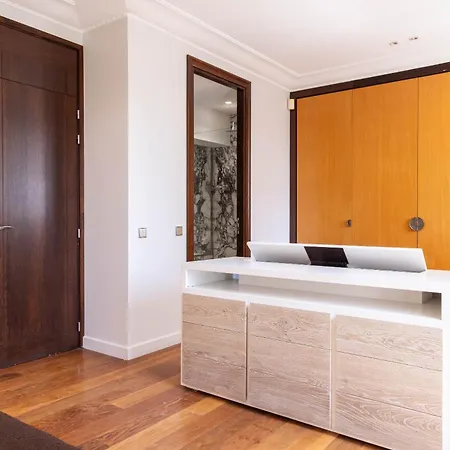Luxury Private With Rooftop In Holiday home Neuilly-sur-Seine