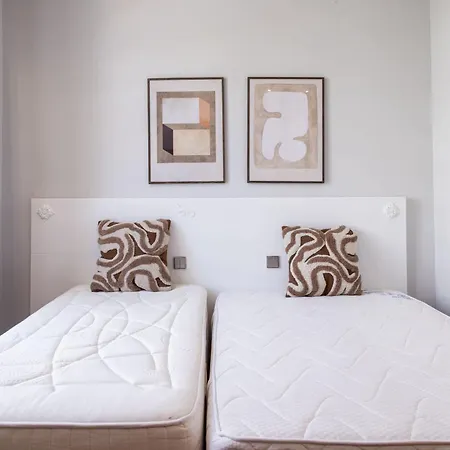 Luxury Private With Rooftop In Neuilly-sur-Seine