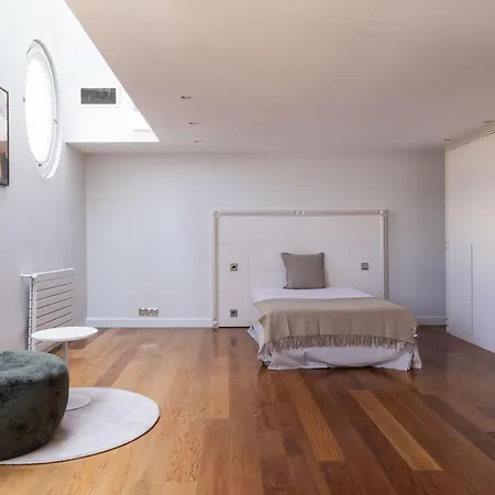 Luxury Private With Rooftop In *