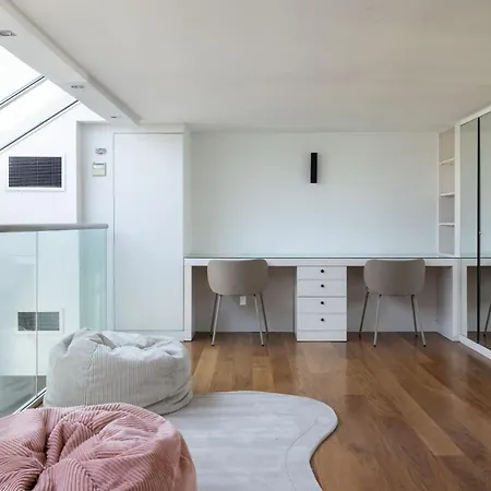 Luxury Private With Rooftop In * Neuilly-sur-Seine