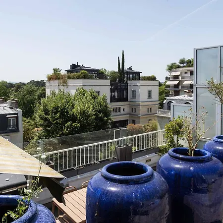Luxury Private With Rooftop In * Neuilly-sur-Seine