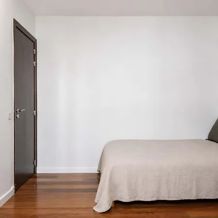 Luxury Private With Rooftop In Neuilly-sur-Seine
