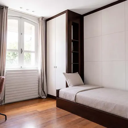 Luxury Private With Rooftop In